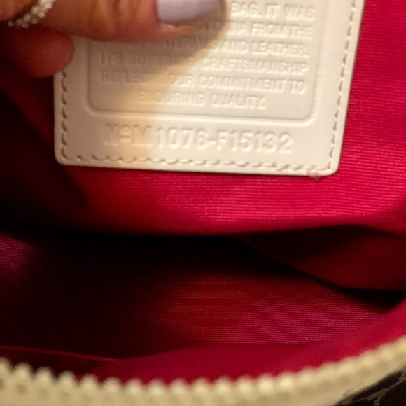 Coach Bag - Picture 4 of 7